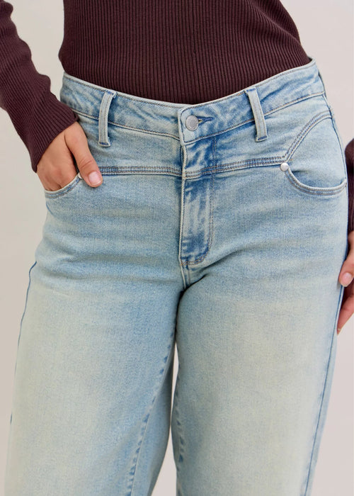 4a3fb40b-f937-4b05-bc31-f4e4602a3c9b-Max-Origin