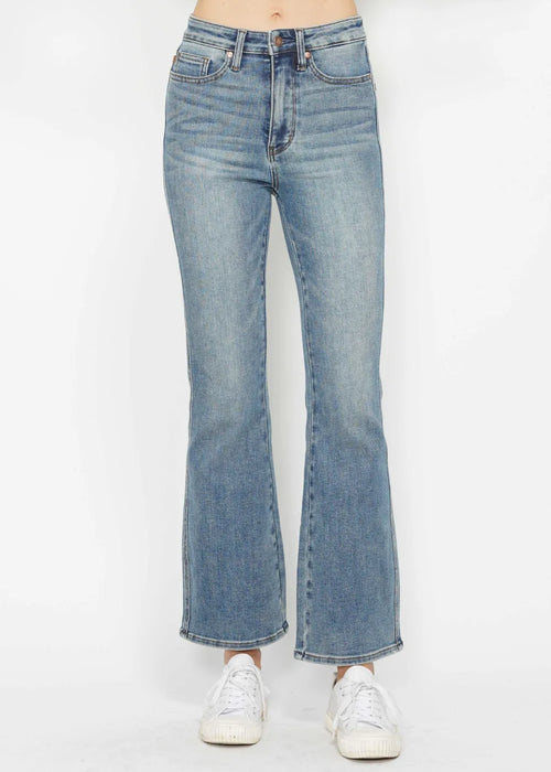 d8a0a997-f918-46e3-af53-f5491e67a7cc-Max